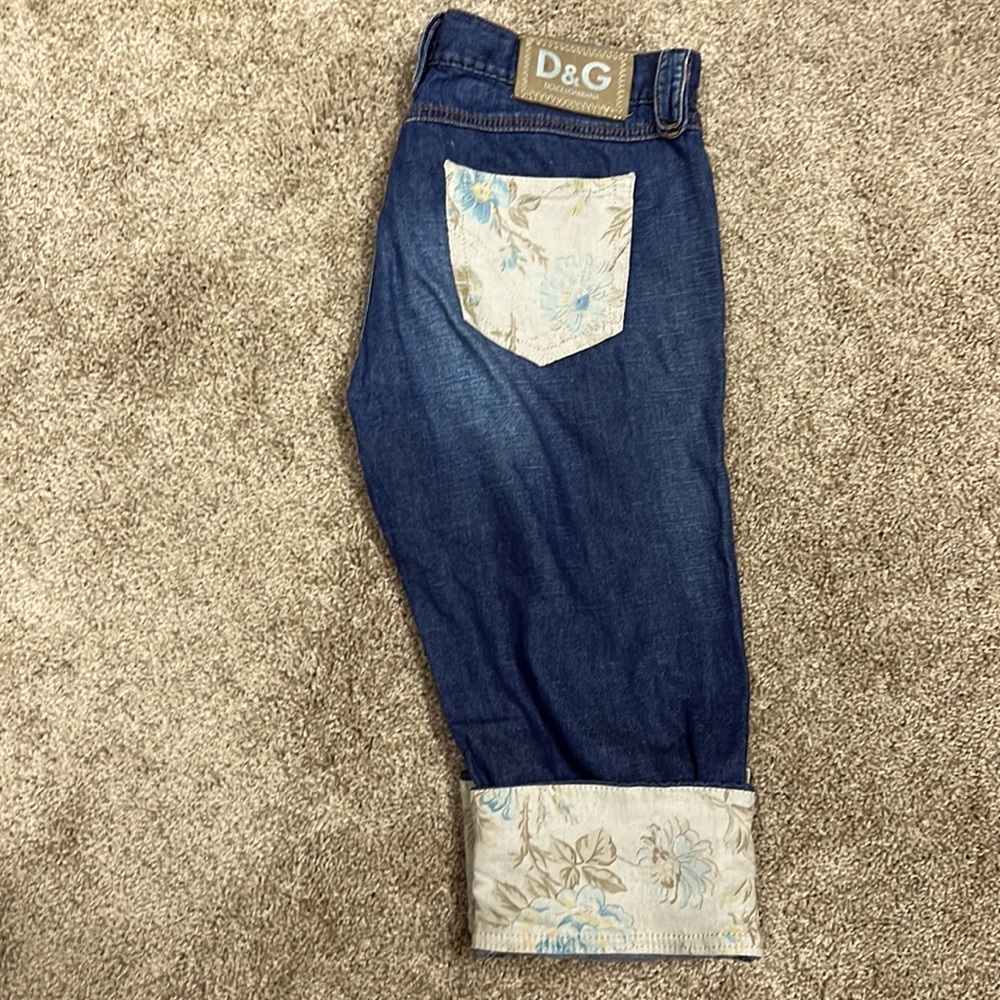 Dolce & Gabbana Capri/short Jeans. Size 28. Excellent condition.